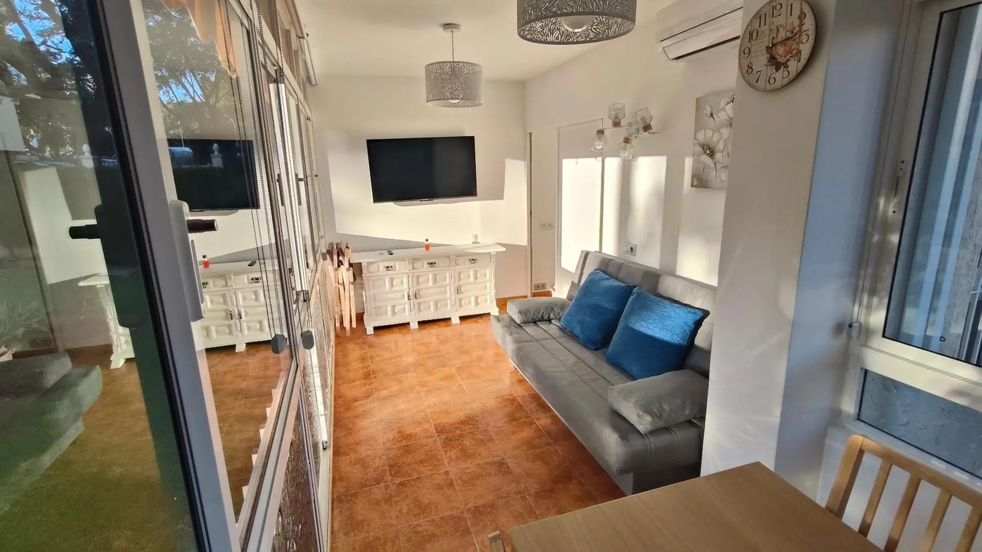 Iris 15 - 24H Reception - 2 Bedrooms Benalmádena 0*,  Spanien